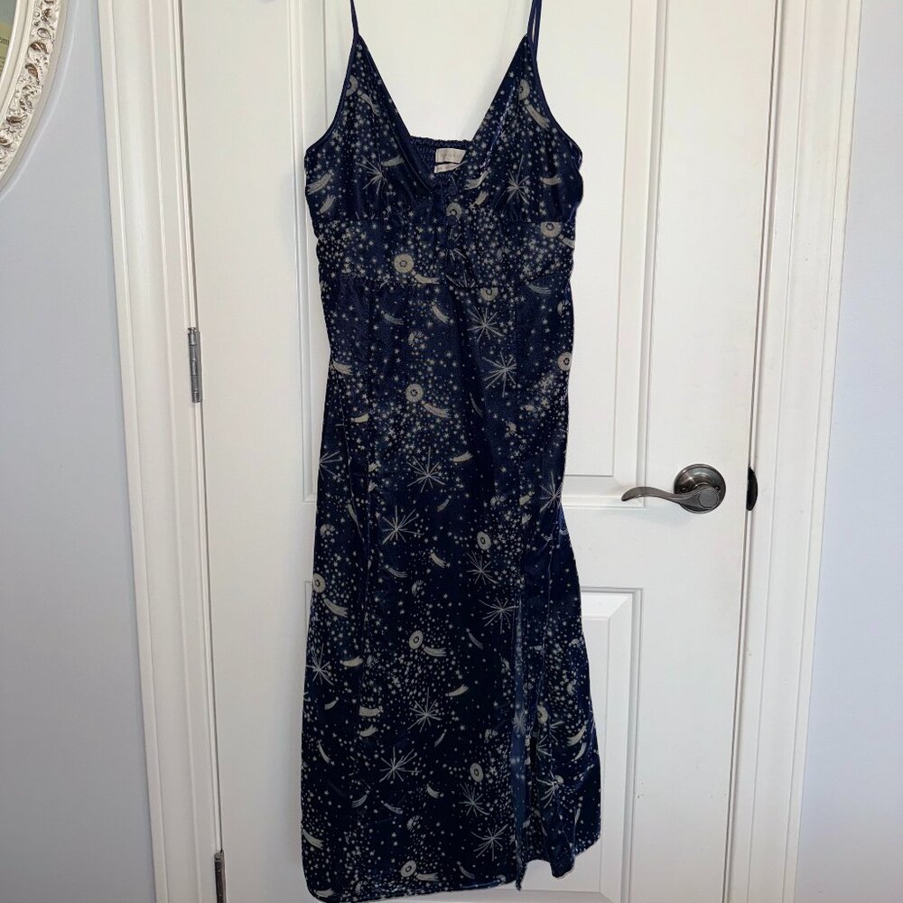 Urban Outfitters NWT Navy Velvet Celestial Midi Dress with Slit Size Medium